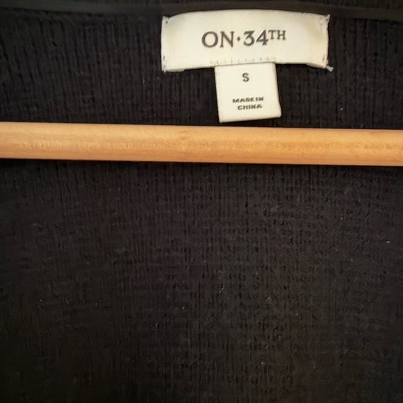 Chic Black Fuzzy Cardigan with Collar - Picture 4 of 5